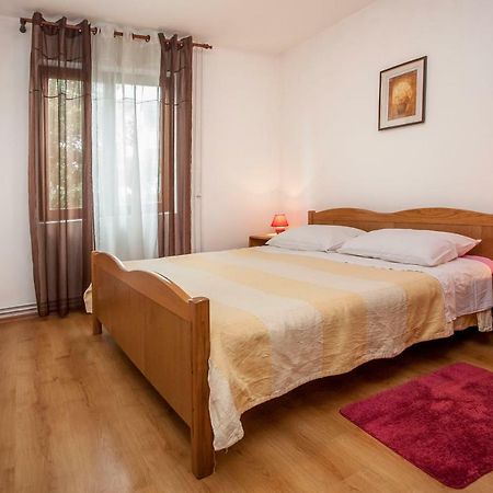 Apartment Regina Rovigno Esterno foto
