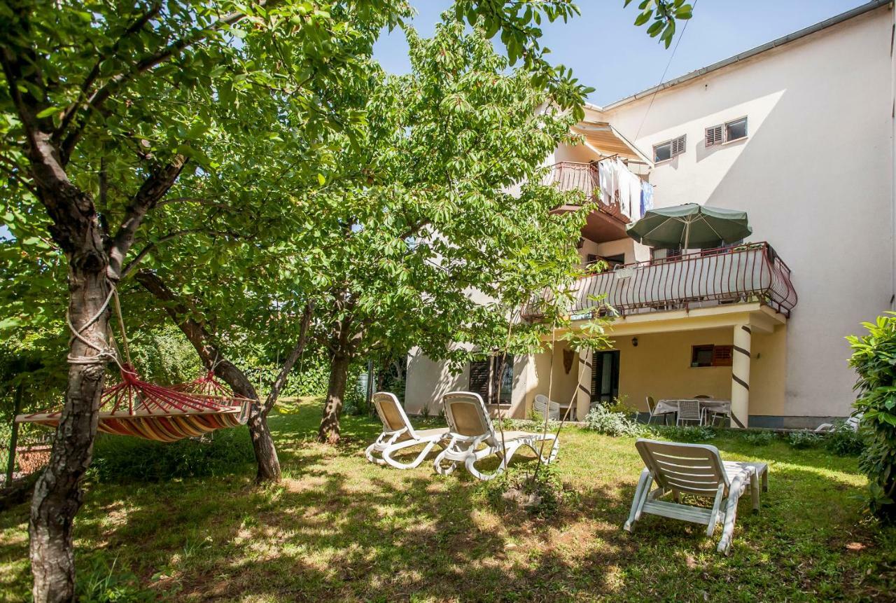 Apartment Regina Rovigno Esterno foto