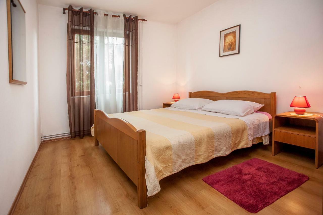 Apartment Regina Rovigno Esterno foto