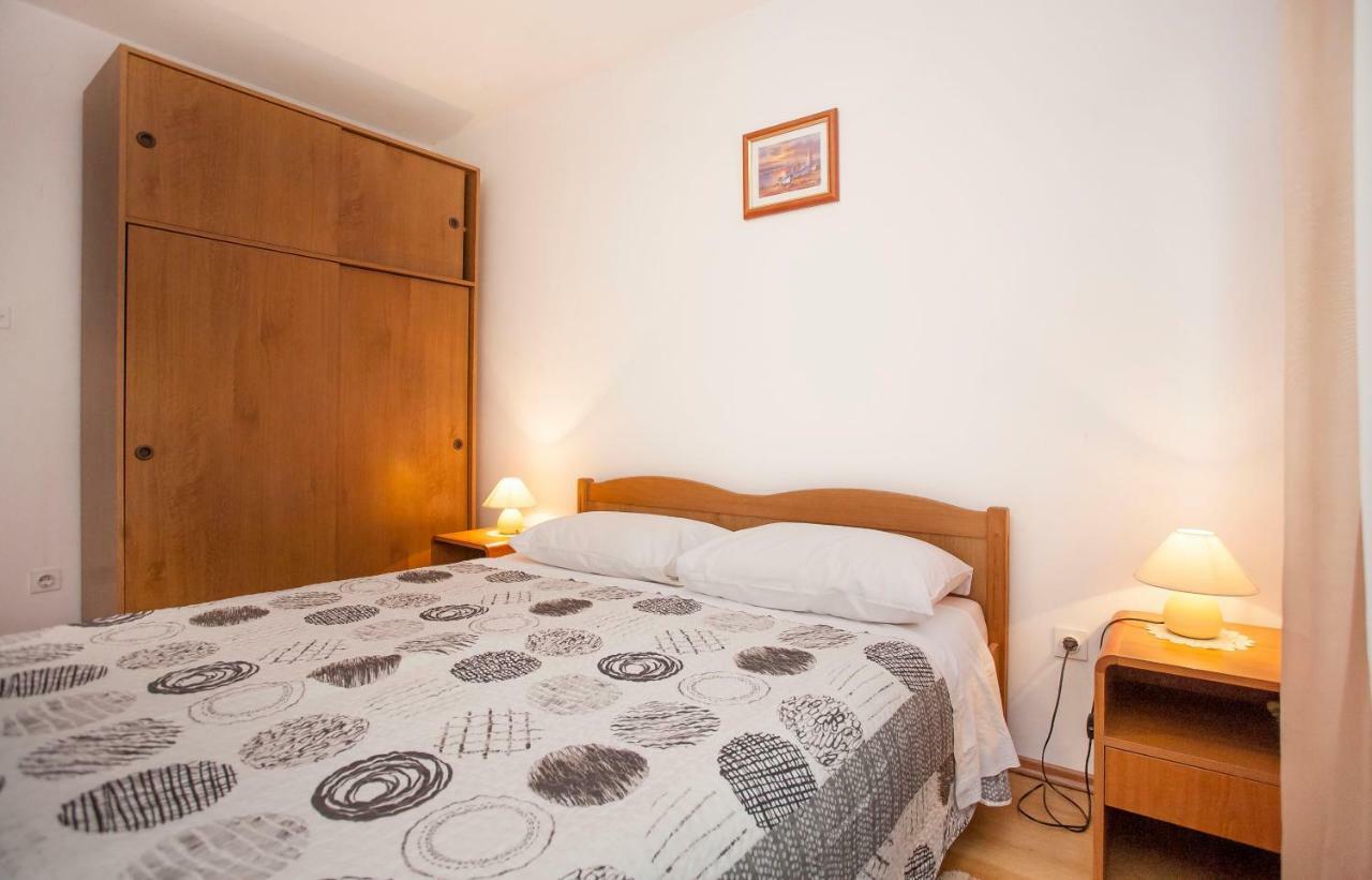 Apartment Regina Rovigno Esterno foto
