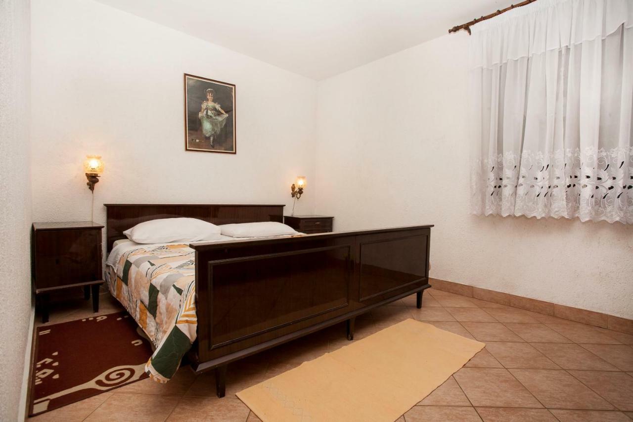 Apartment Regina Rovigno Esterno foto