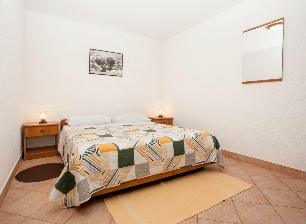 Apartment Regina Rovigno Esterno foto