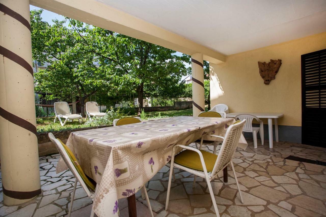 Apartment Regina Rovigno Esterno foto