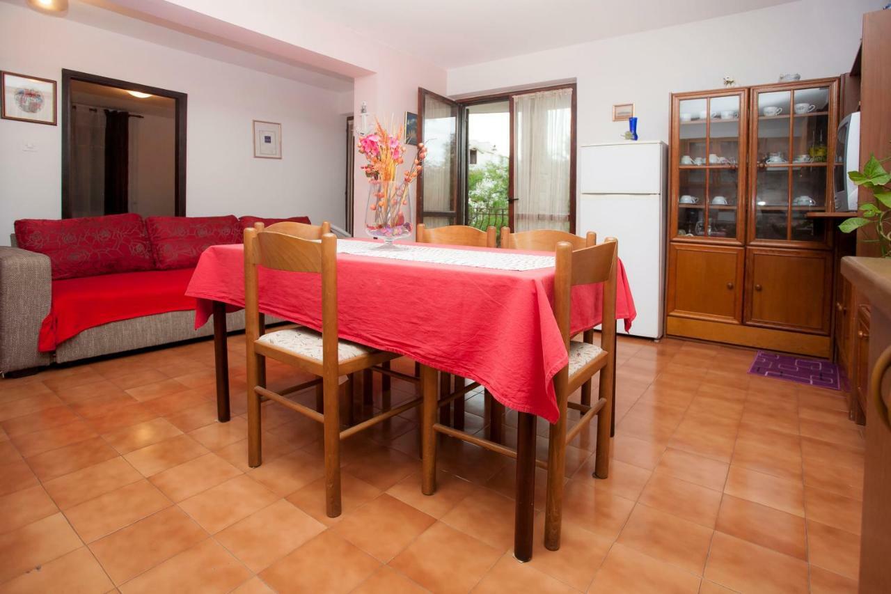 Apartment Regina Rovigno Esterno foto
