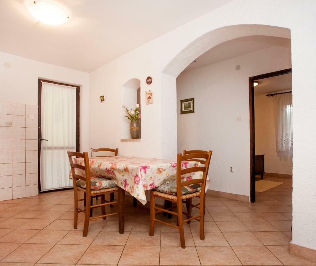 Apartment Regina Rovigno Esterno foto