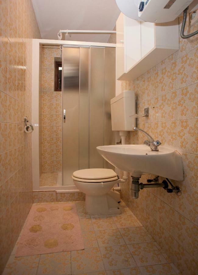 Apartment Regina Rovigno Esterno foto