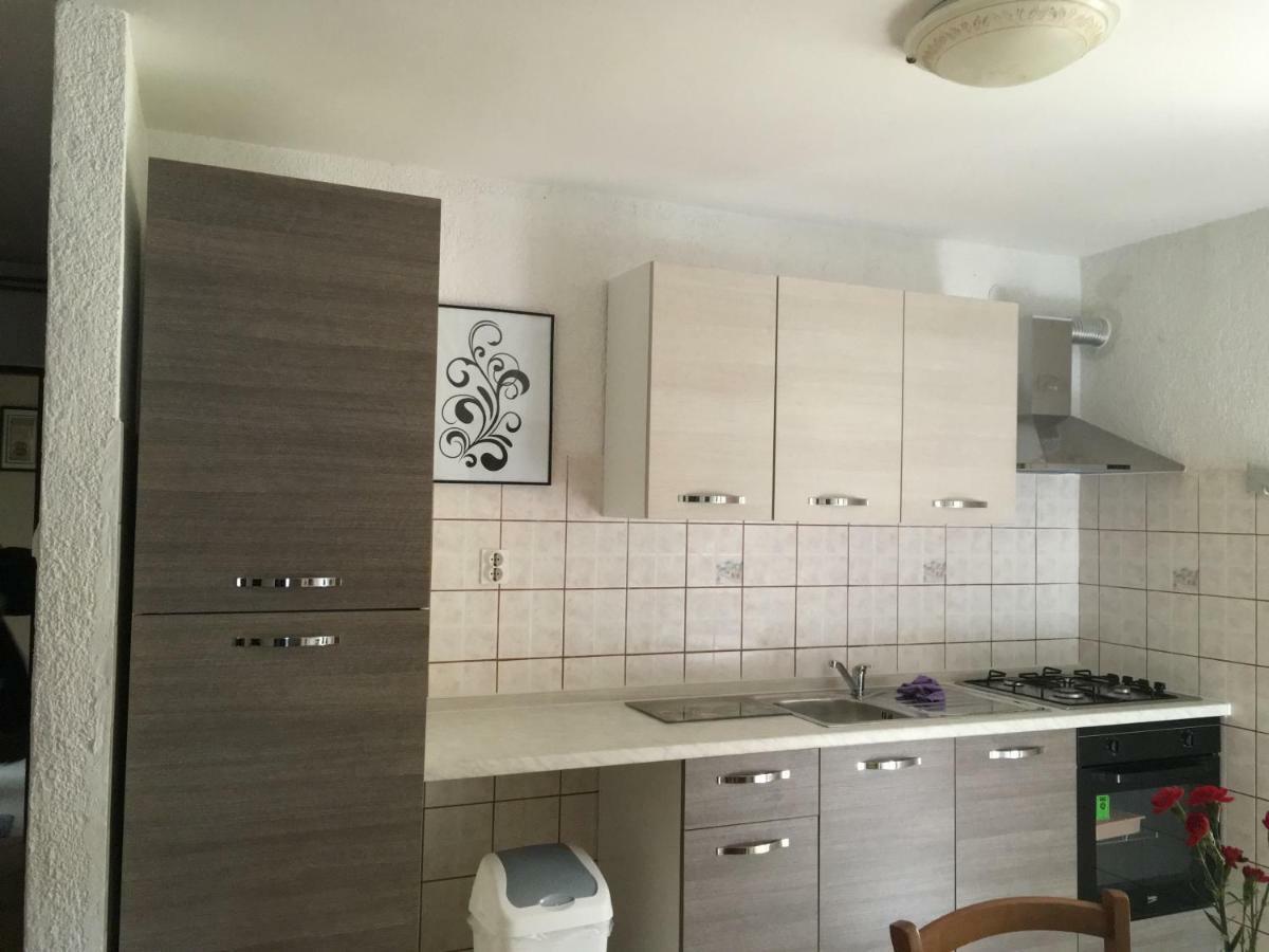 Apartment Regina Rovigno Esterno foto