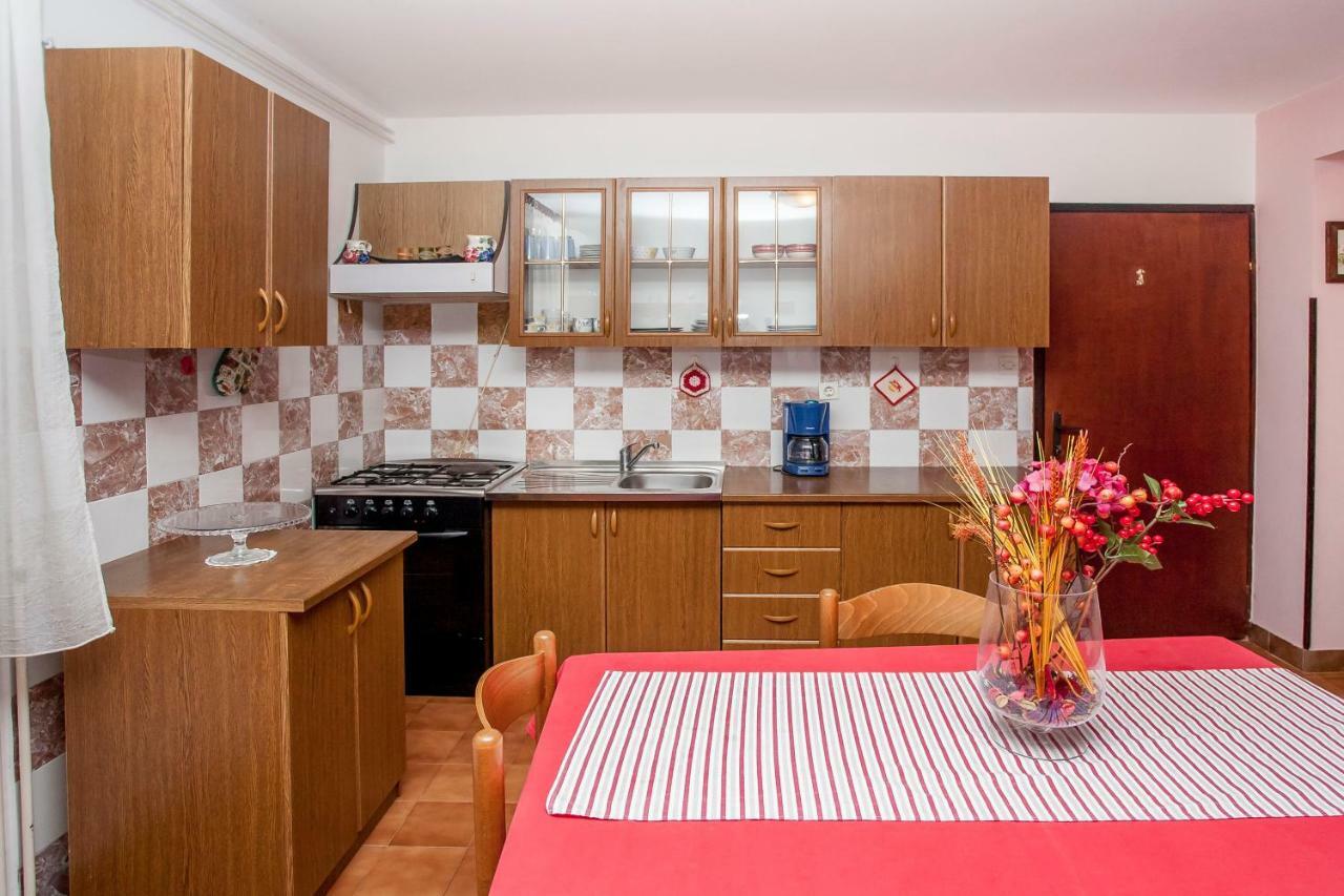 Apartment Regina Rovigno Esterno foto