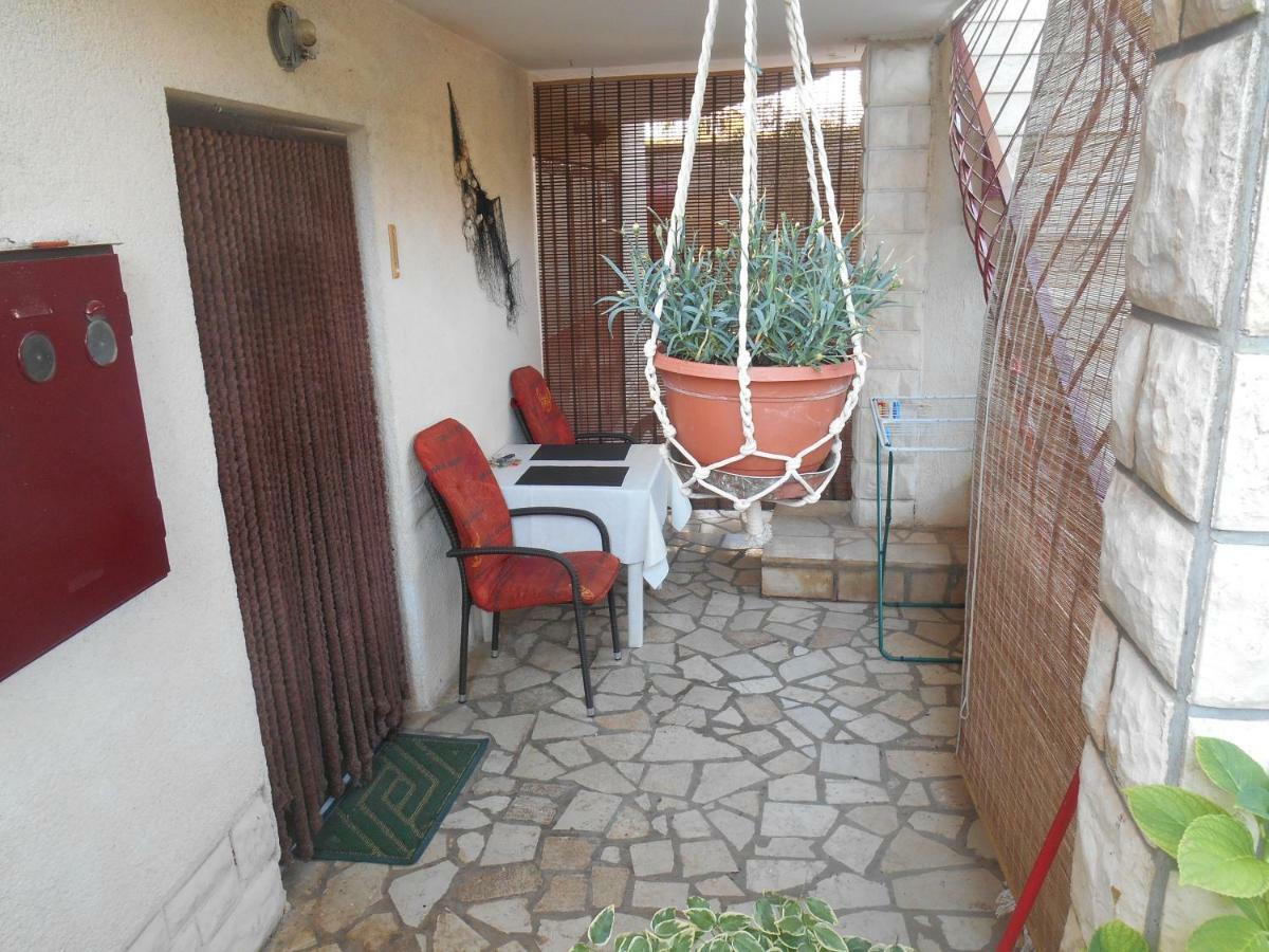 Apartment Regina Rovigno Esterno foto