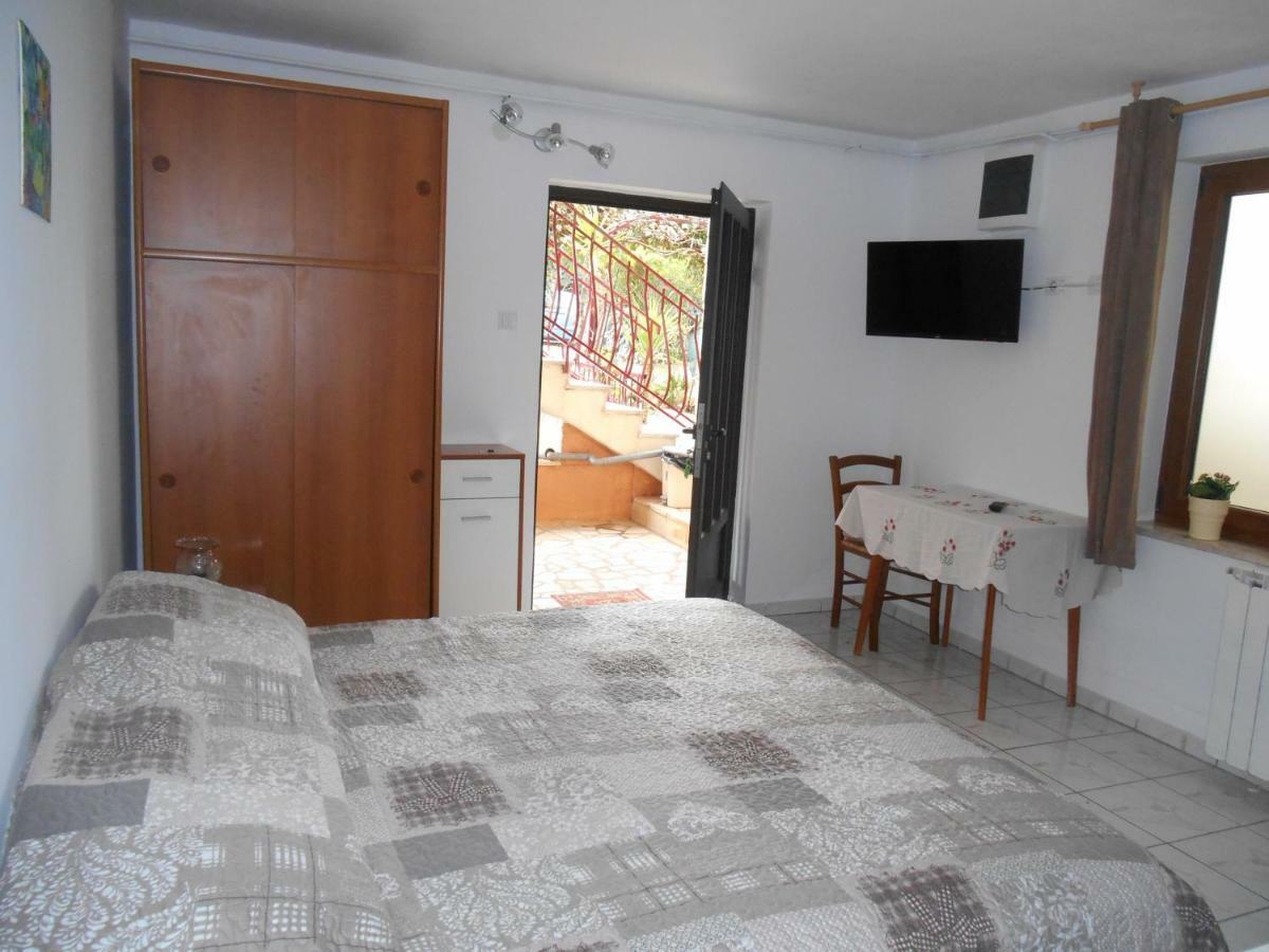 Apartment Regina Rovigno Esterno foto